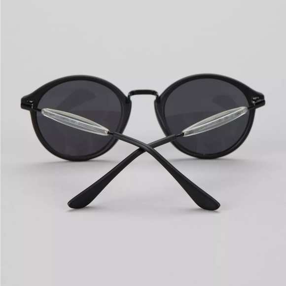 Le Specs Round “Alohaha” Sunglasses With Case - Picture 2 of 8